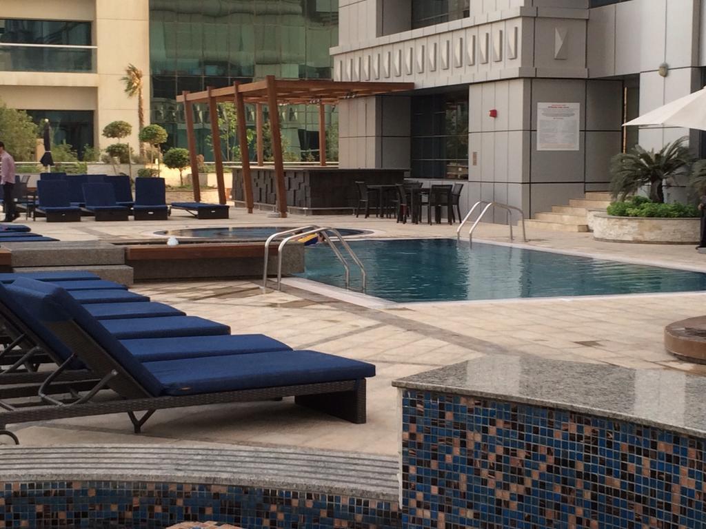 Yanjoon Holiday Homes - Princess Tower Apartments Dubai Exterior photo