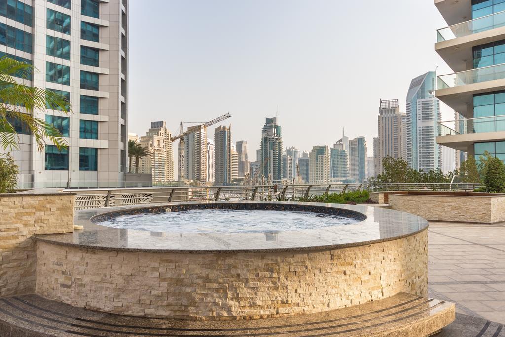 Yanjoon Holiday Homes - Princess Tower Apartments Dubai Exterior photo