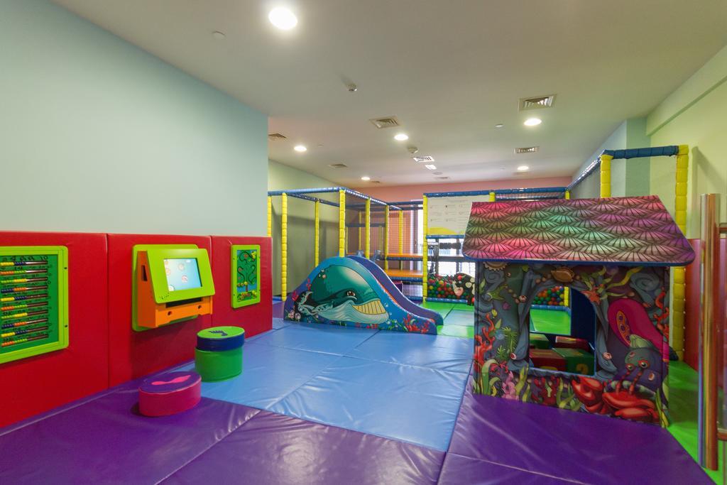 Yanjoon Holiday Homes - Princess Tower Apartments Dubai Exterior photo