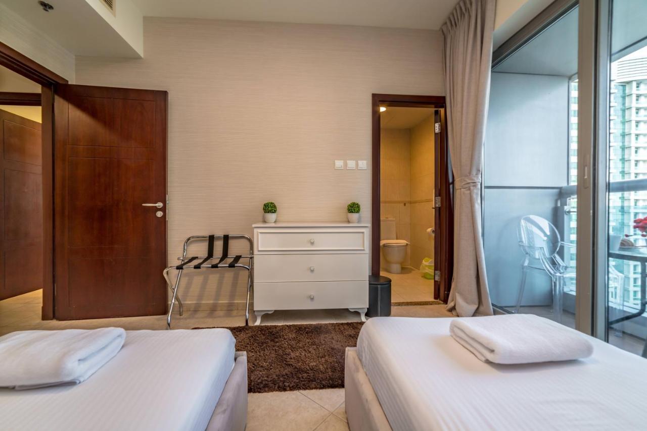 Yanjoon Holiday Homes - Princess Tower Apartments Dubai Exterior photo