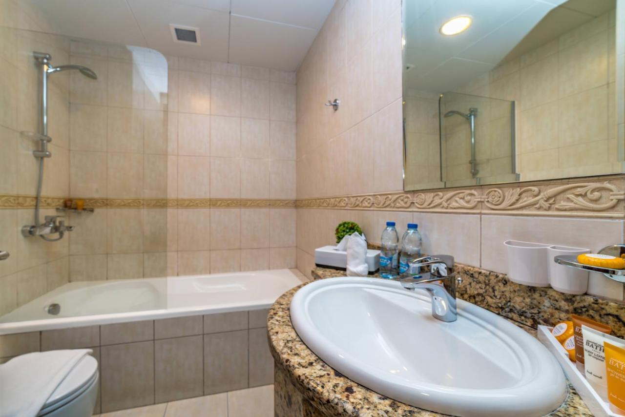 Yanjoon Holiday Homes - Princess Tower Apartments Dubai Room photo
